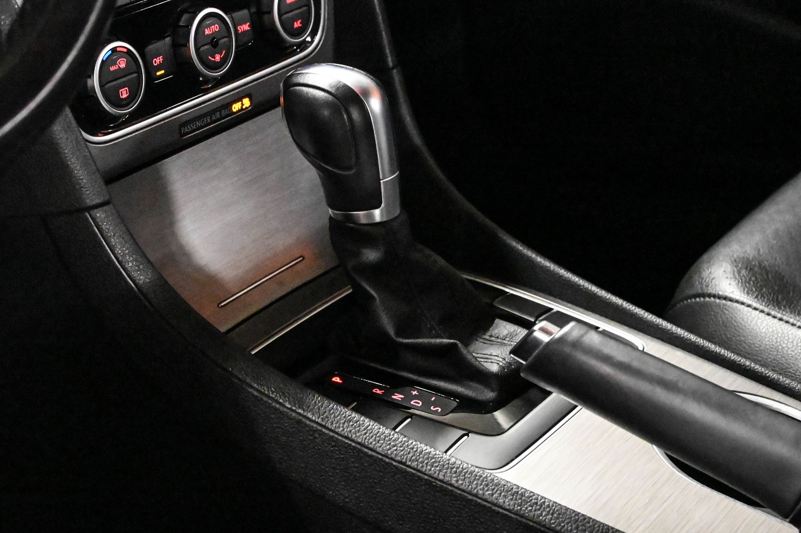 2015 Volkswagen Passat in Dorval, Quebec