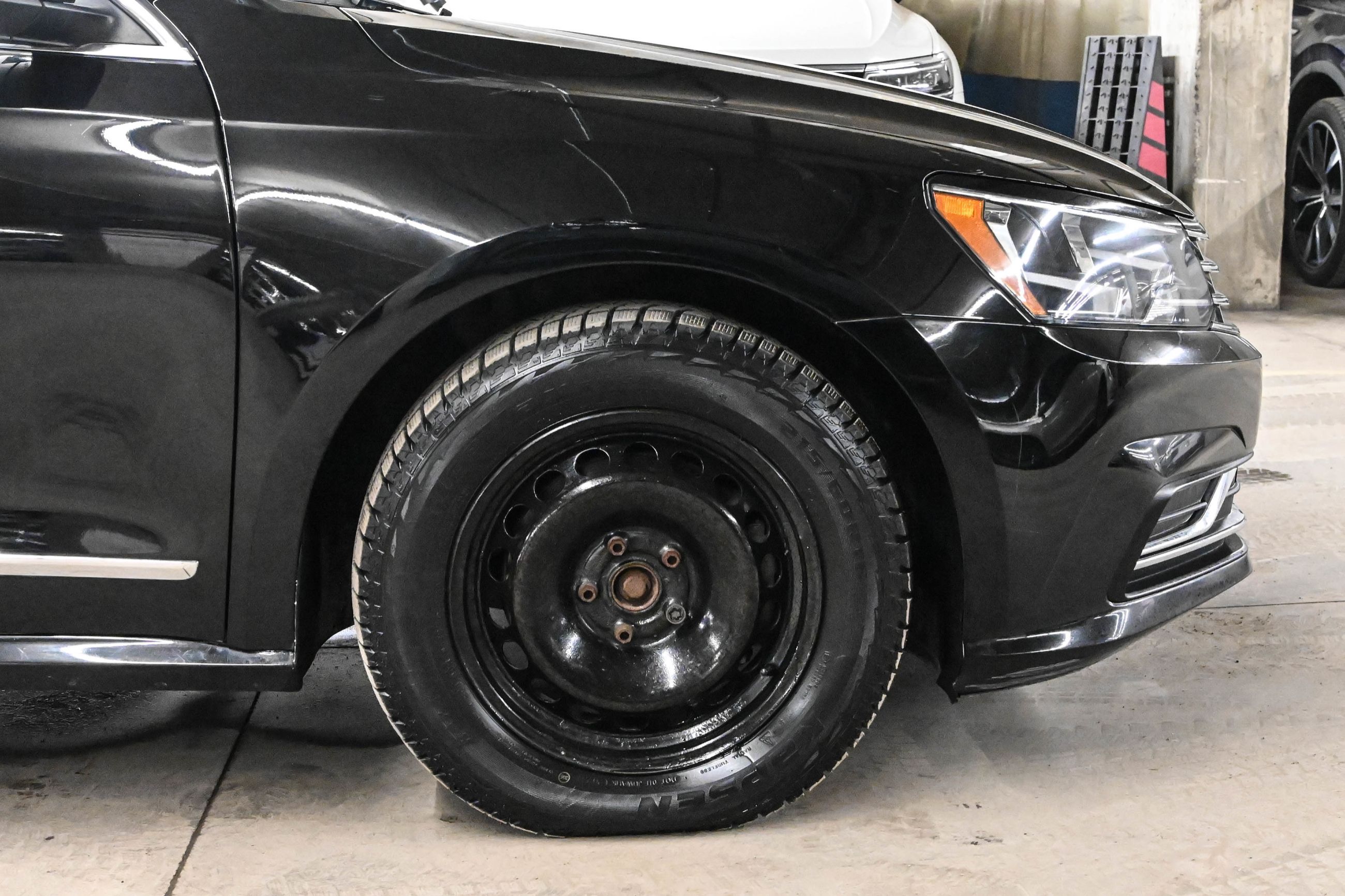 Volkswagen Passat  2016 à Dorval, Québec