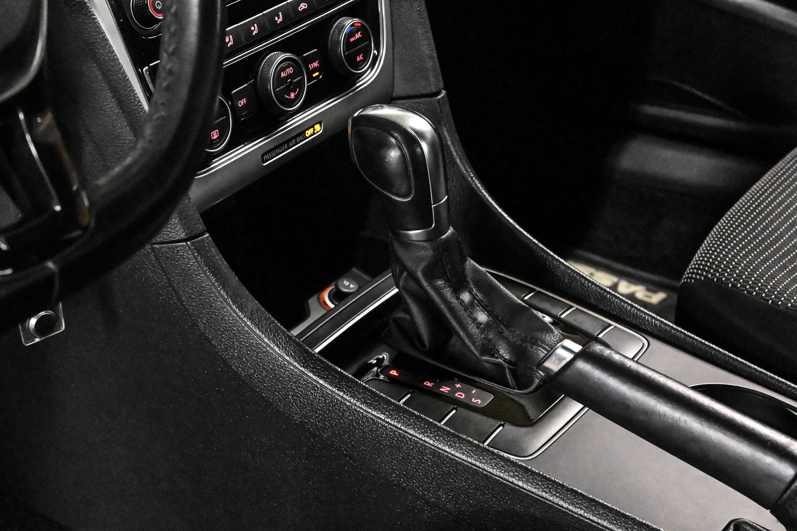 Volkswagen Passat  2016 à Dorval, Québec