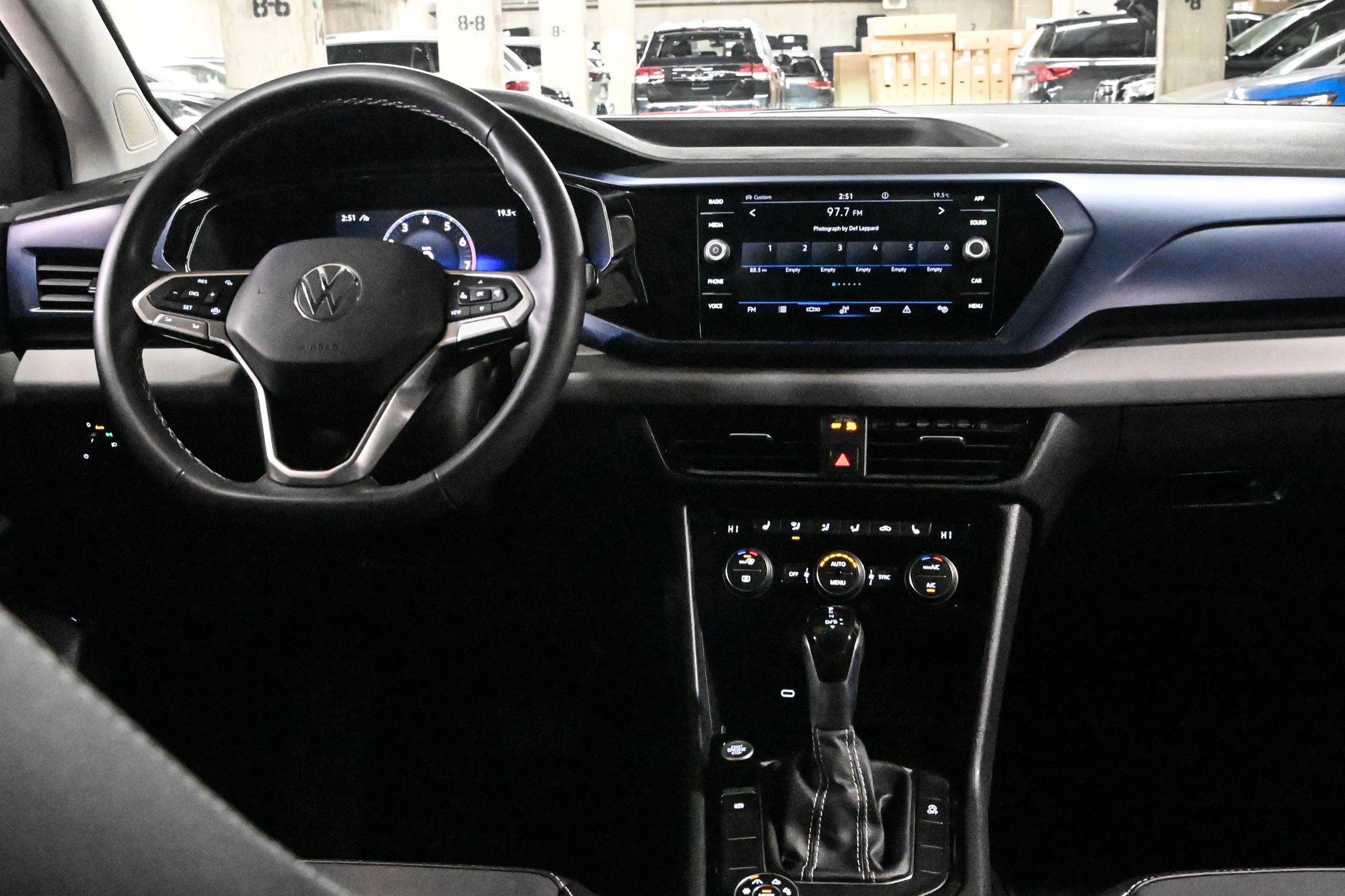 Volkswagen Taos  2022 à Dorval, Québec