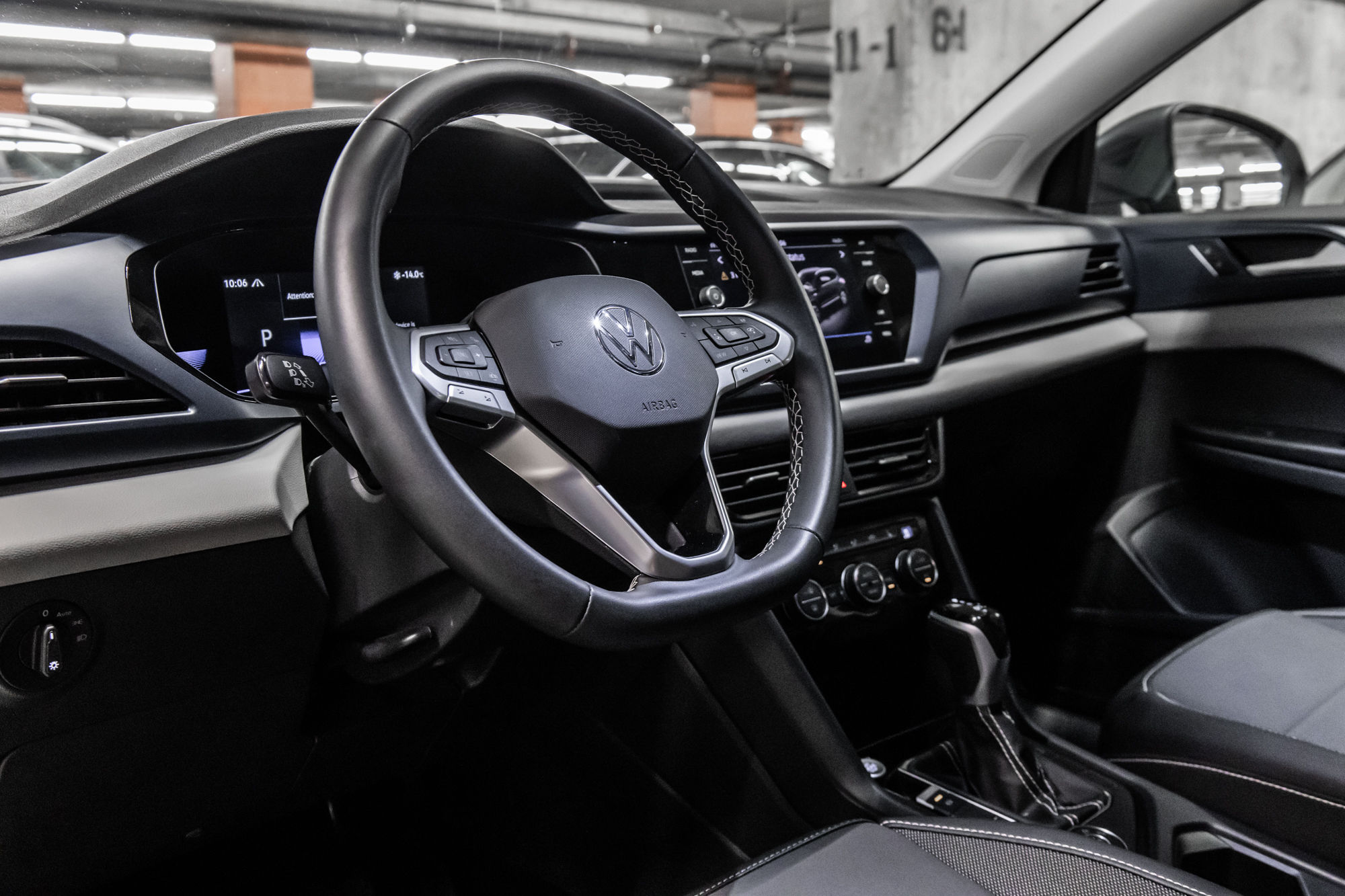 Volkswagen Taos  2023 à Dorval, Québec