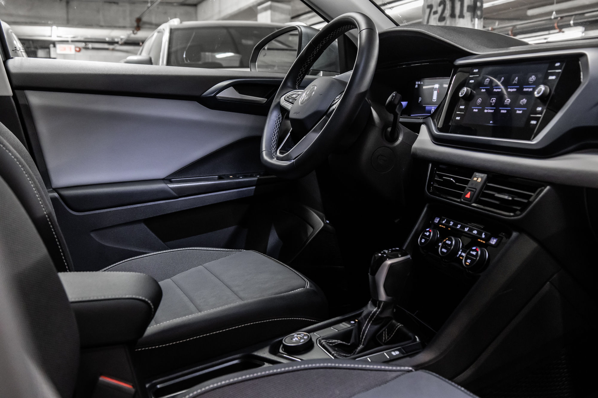Volkswagen Taos  2023 à Dorval, Québec