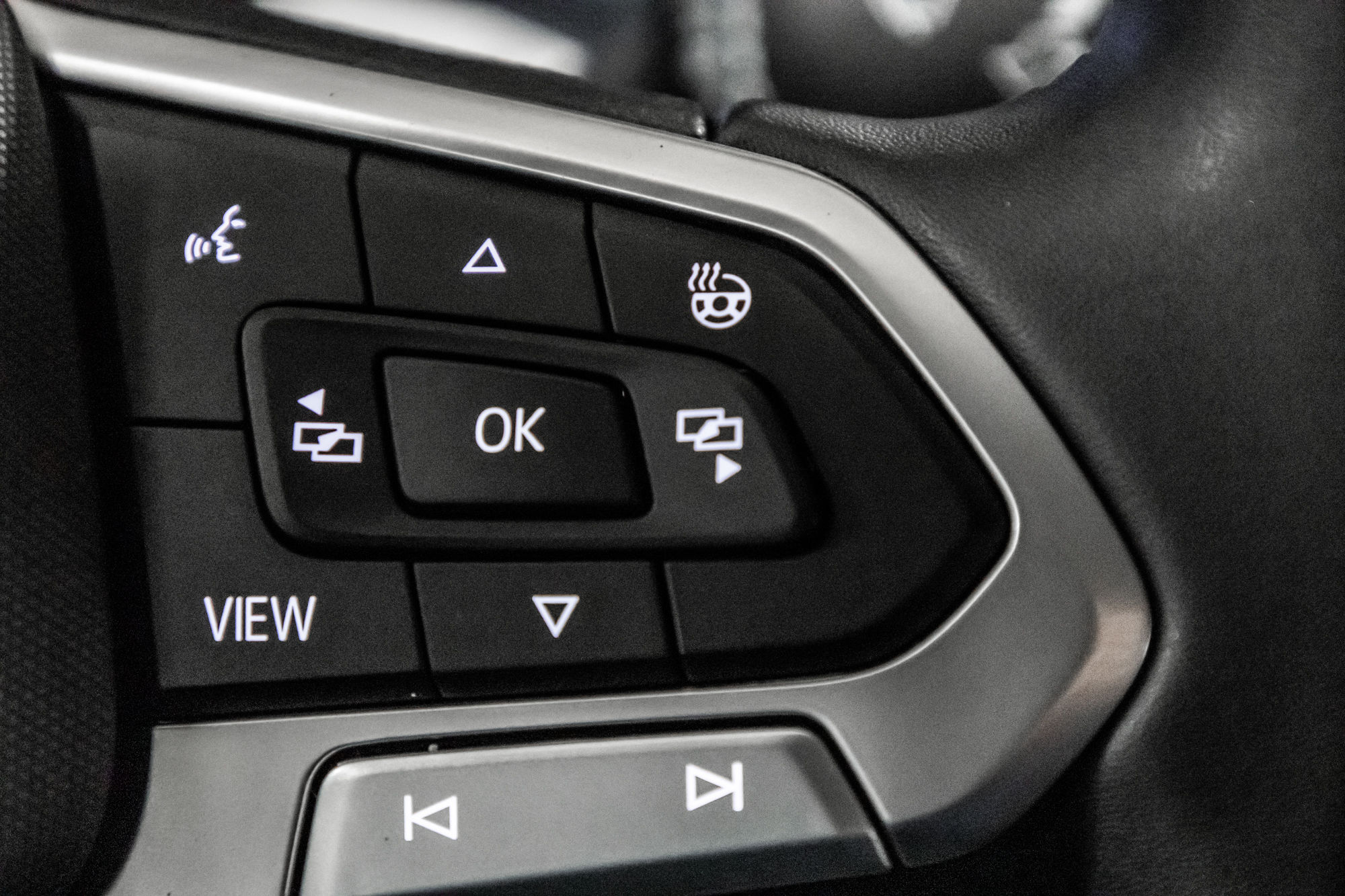 Volkswagen Taos  2023 à Dorval, Québec