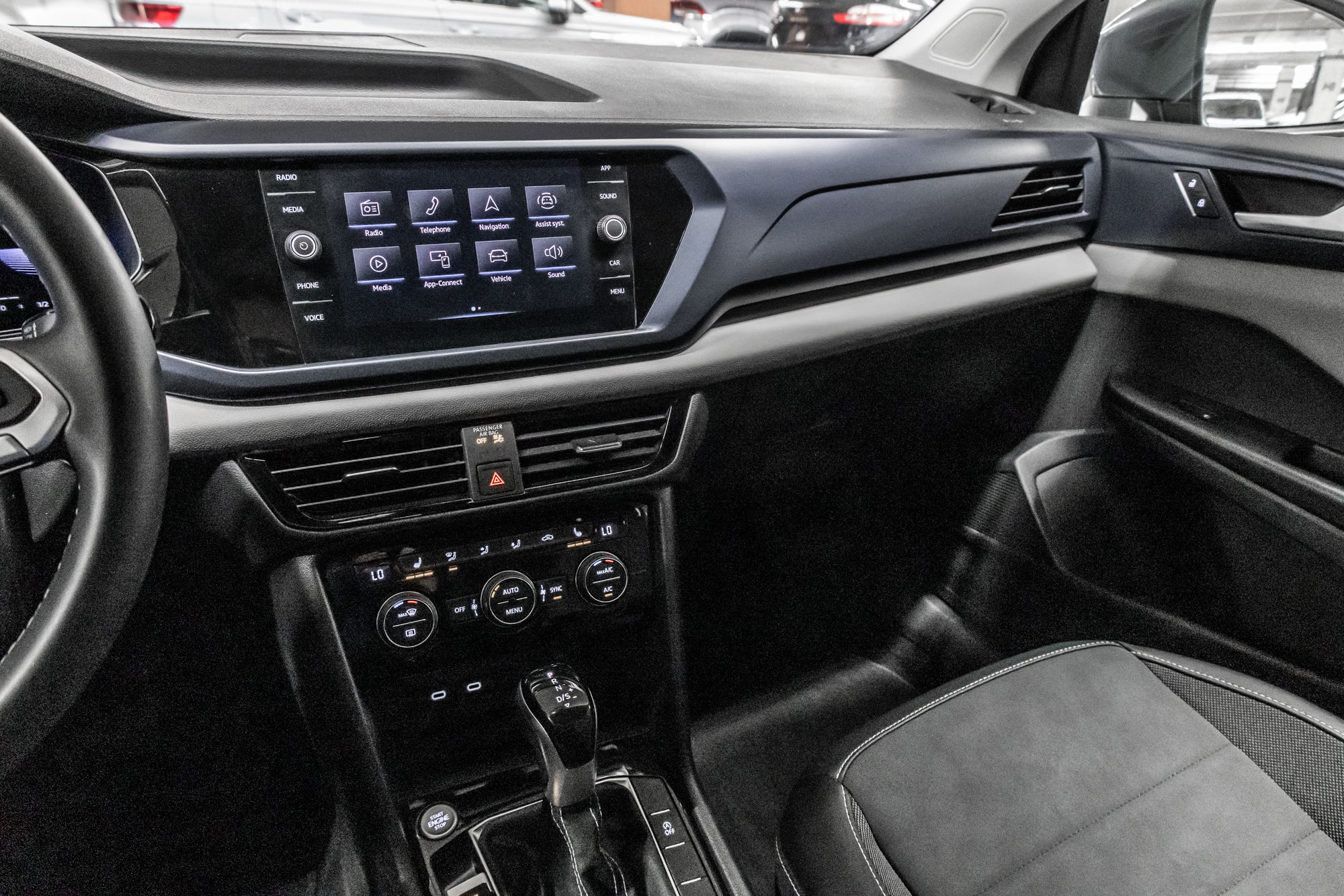 Volkswagen Taos  2023 à Dorval, Québec
