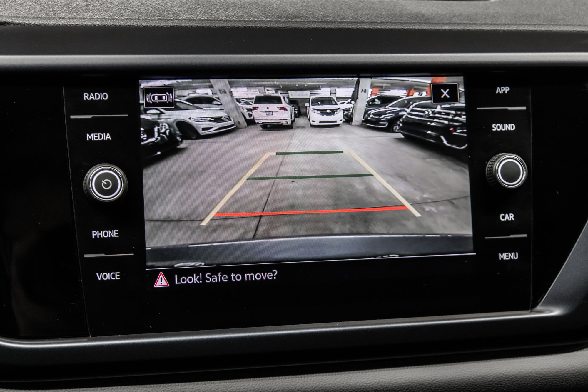 Volkswagen Taos  2023 à Dorval, Québec
