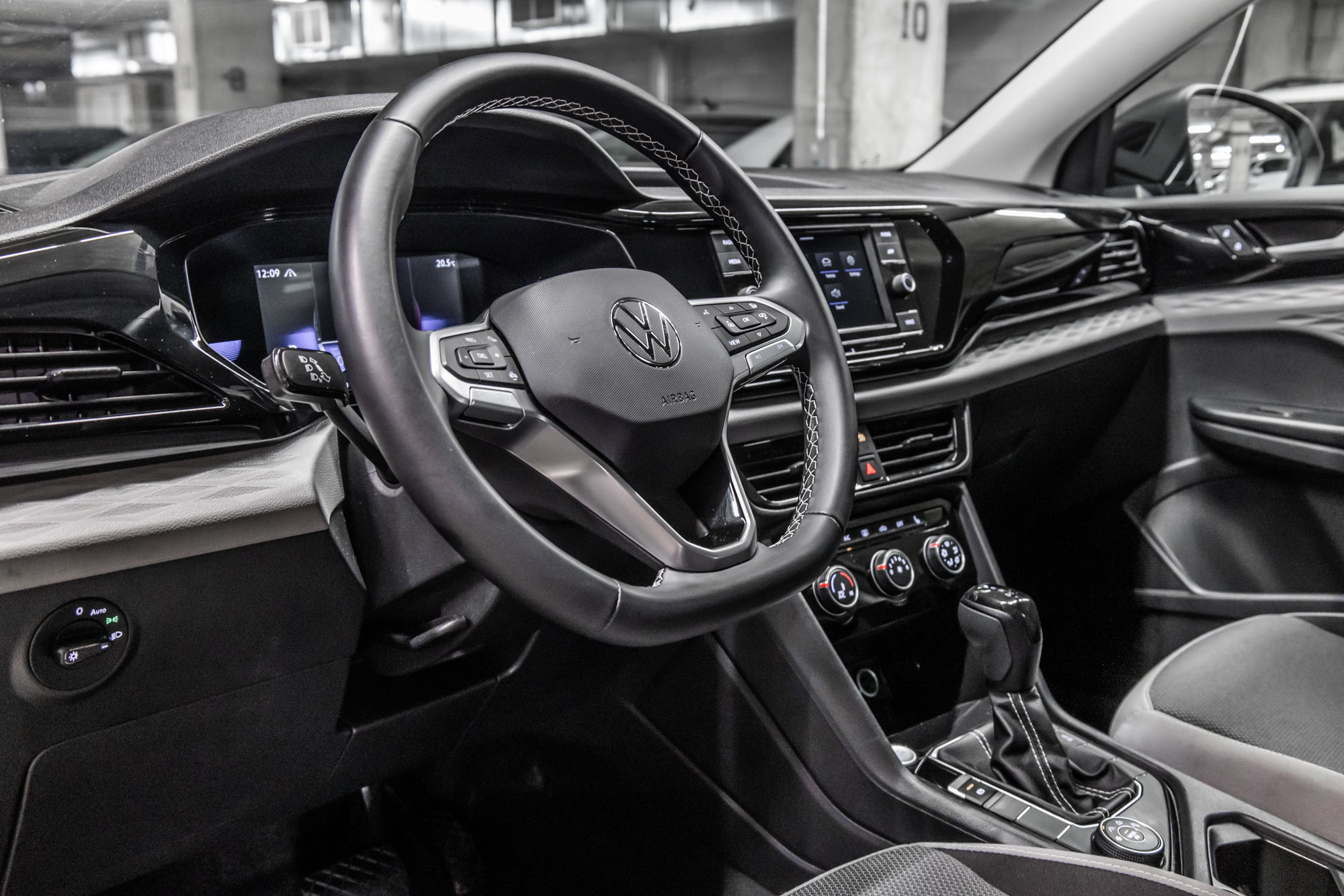 2023 Volkswagen Taos in Dorval, Quebec
