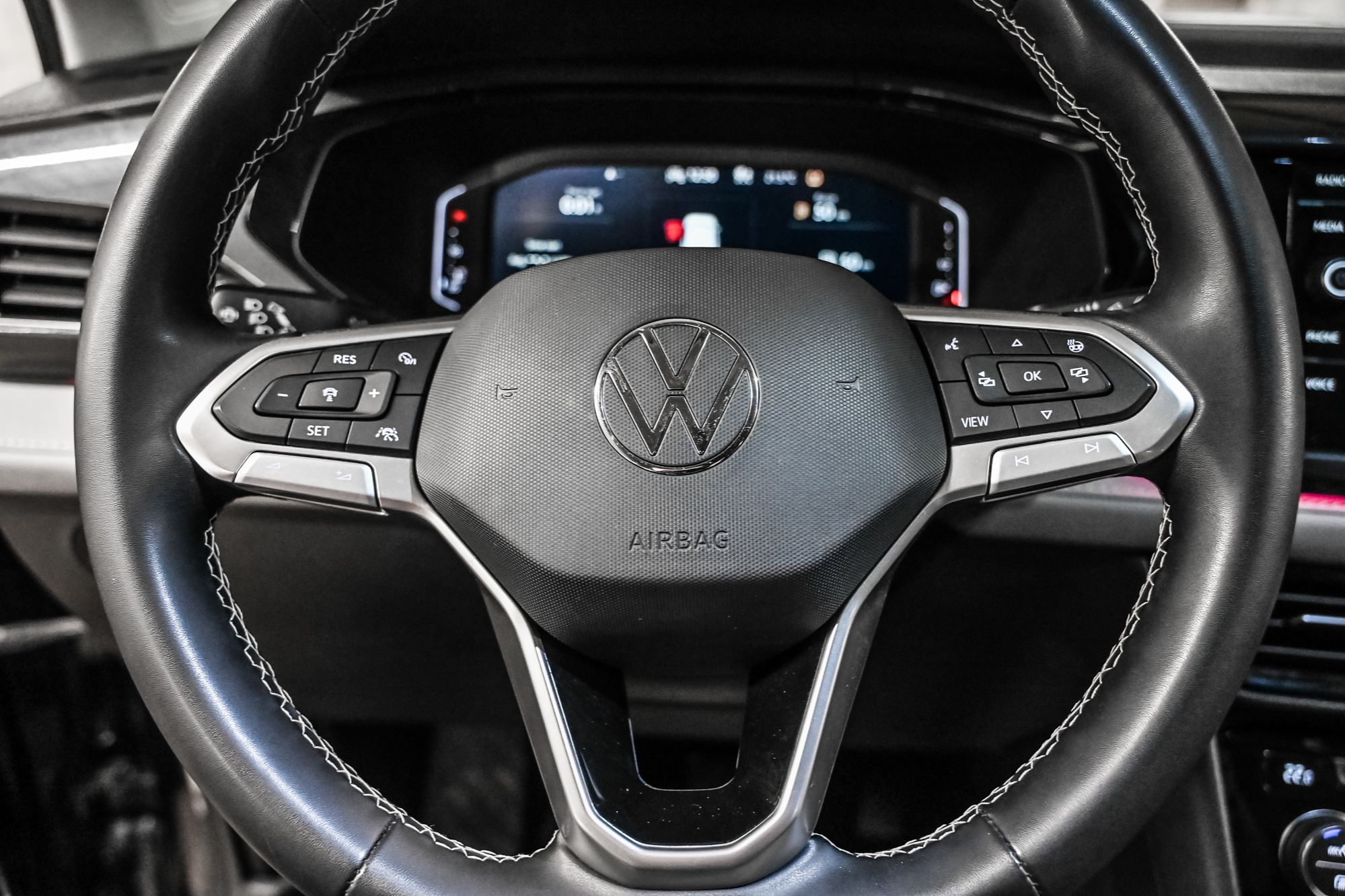Volkswagen Taos  2023 à Dorval, Québec