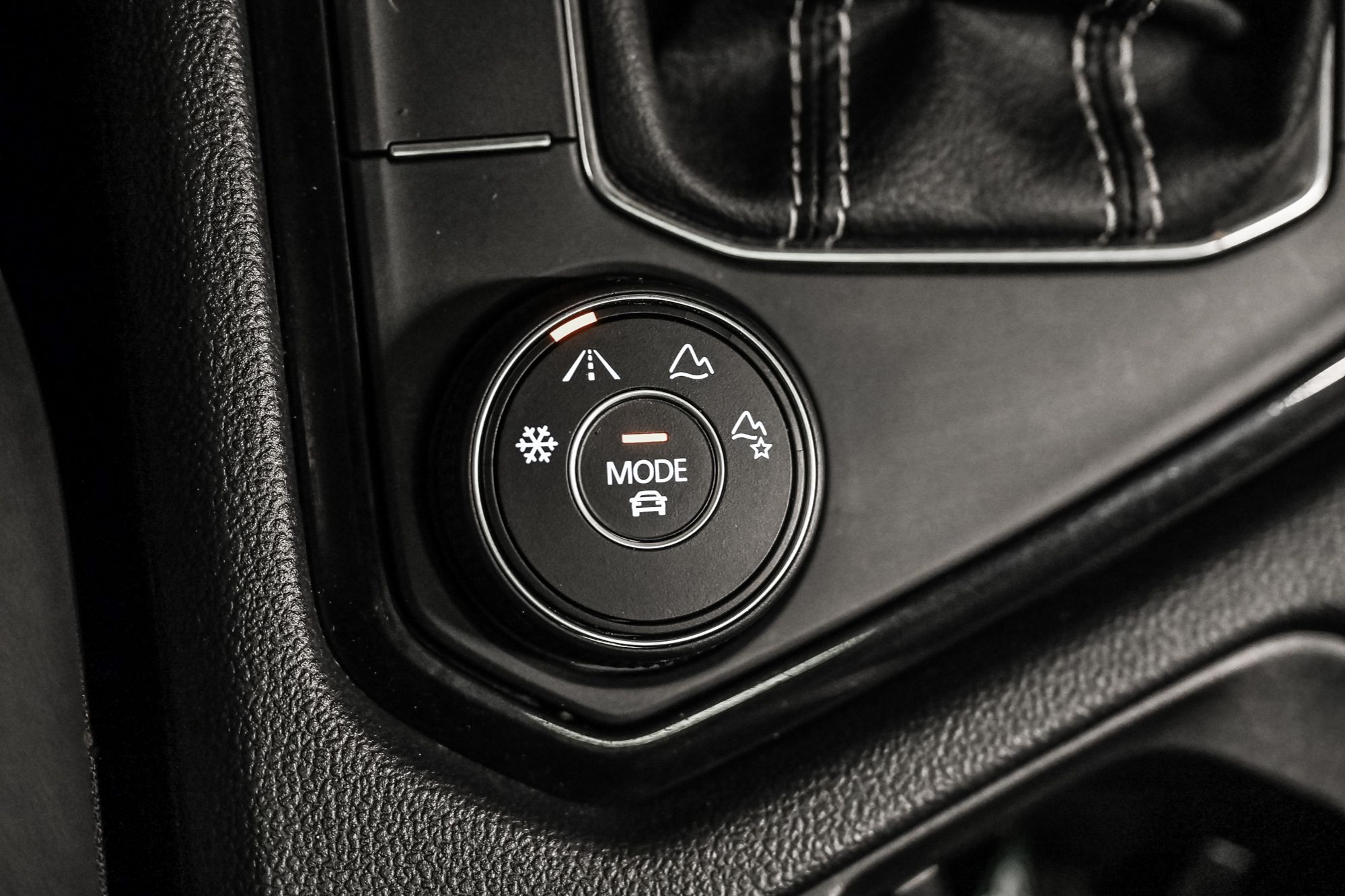 Volkswagen Taos  2023 à Dorval, Québec
