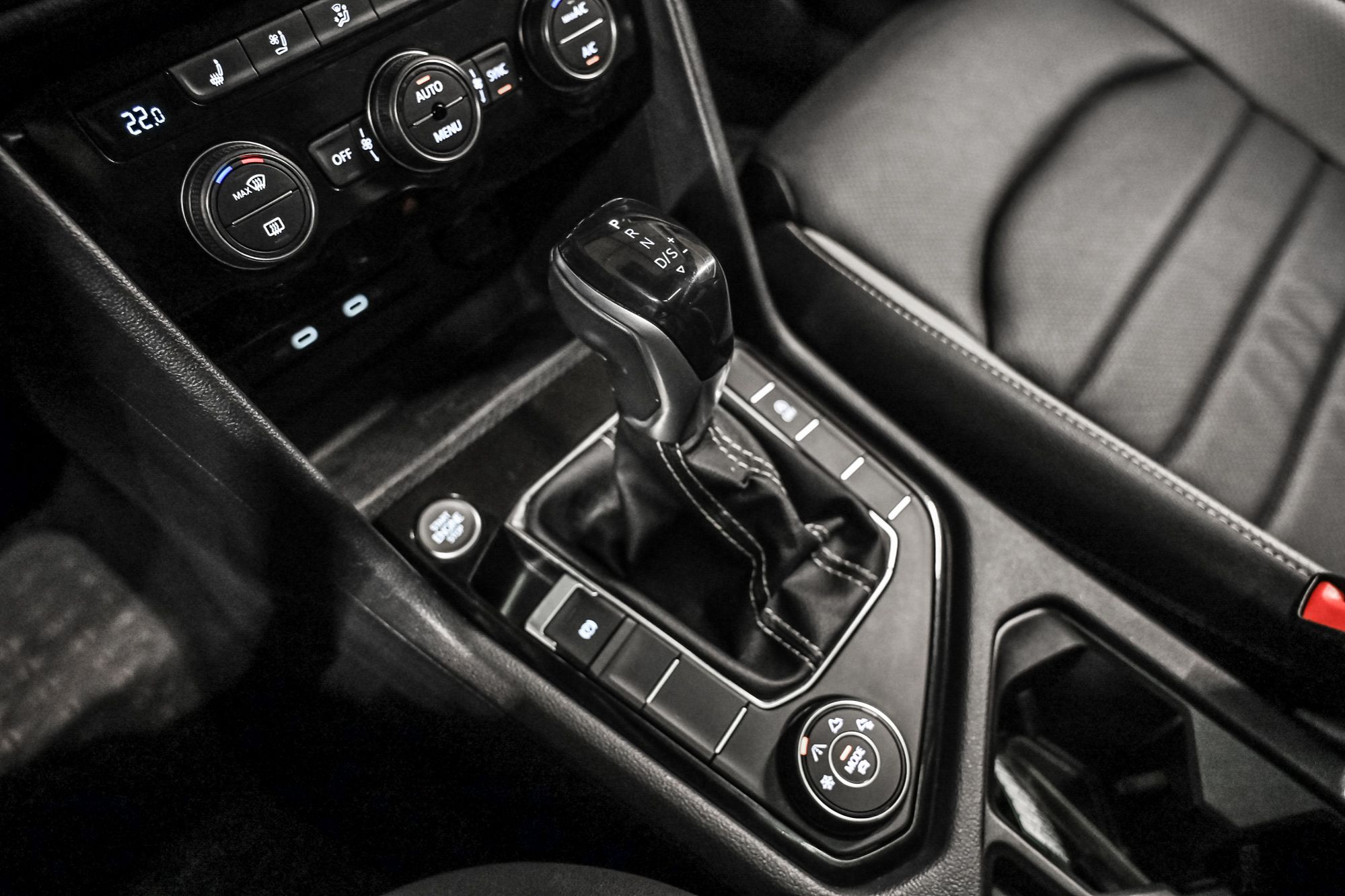Volkswagen Taos  2023 à Dorval, Québec