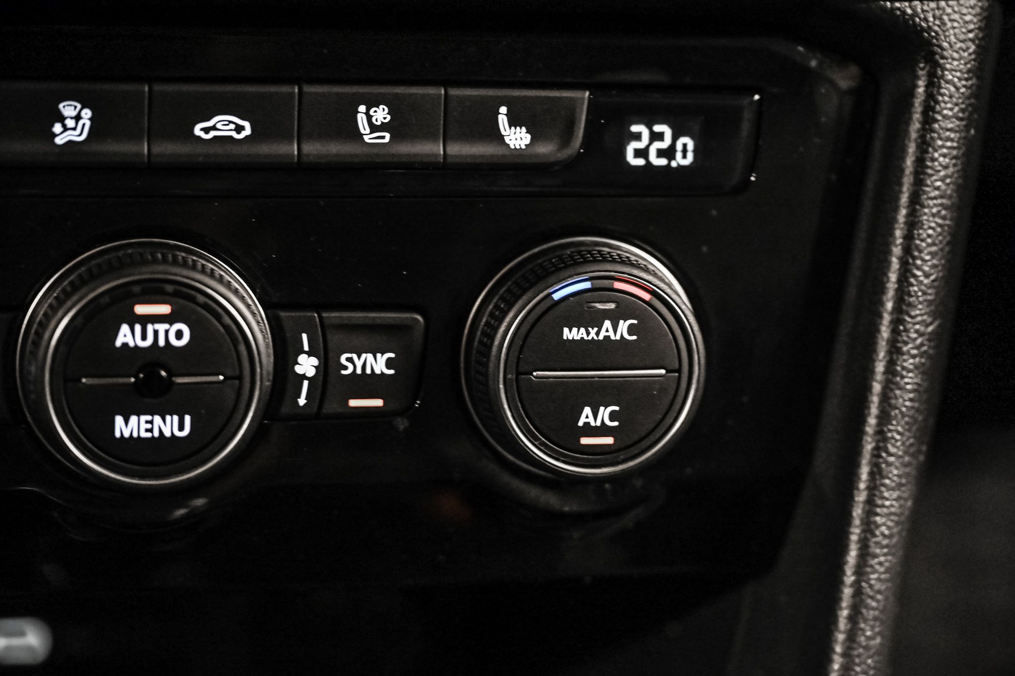 Volkswagen Taos  2023 à Dorval, Québec