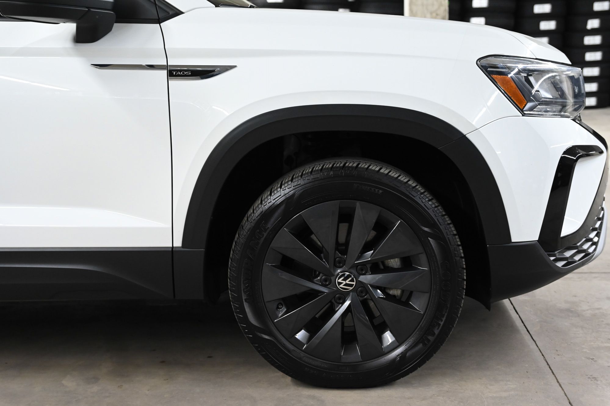 Volkswagen Taos  2023 à Dorval, Québec