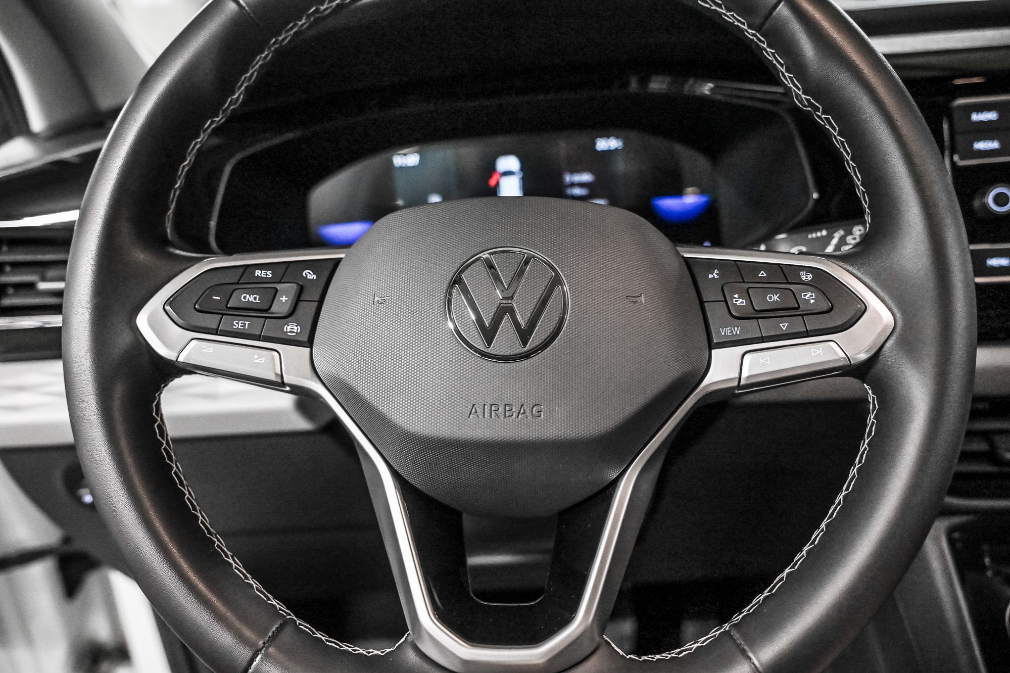 Volkswagen Taos  2023 à Dorval, Québec