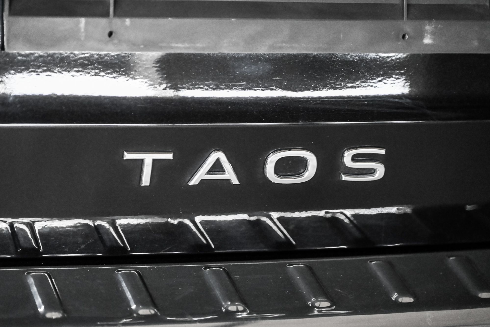 Photo 2023 Volkswagen Taos Highline 1.5T 7sp at DSG w/ Tip 4M EOP #8