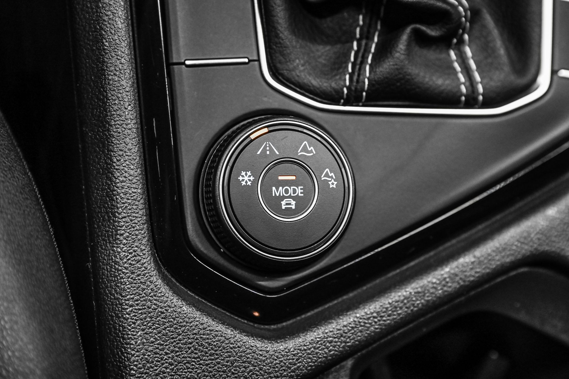 Volkswagen Taos  2024 à Dorval, Québec