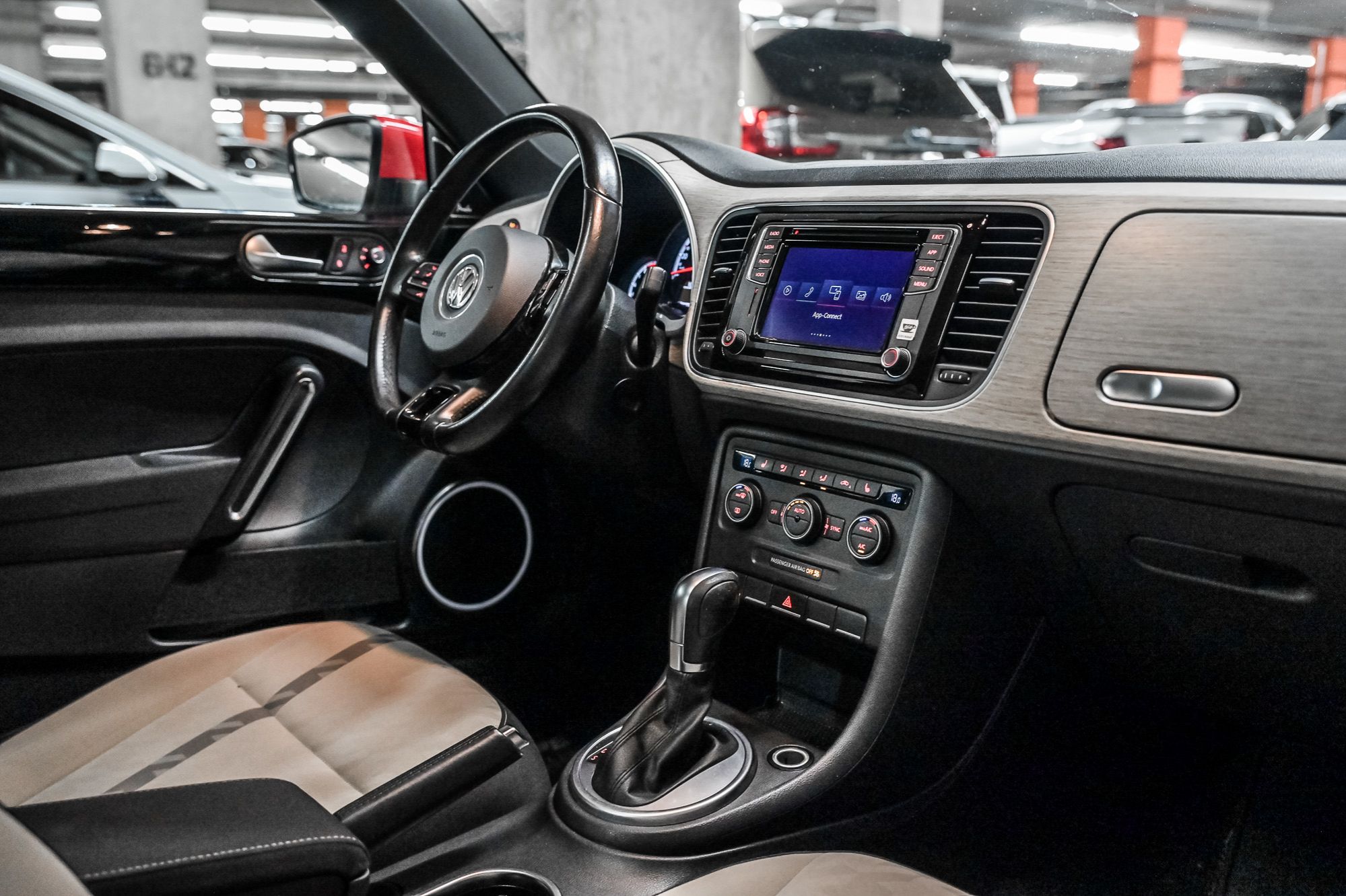 Volkswagen The Beetle  2018 à Dorval, Québec
