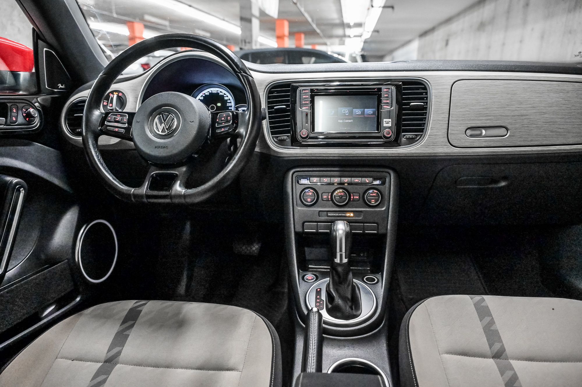 Volkswagen The Beetle  2018 à Dorval, Québec