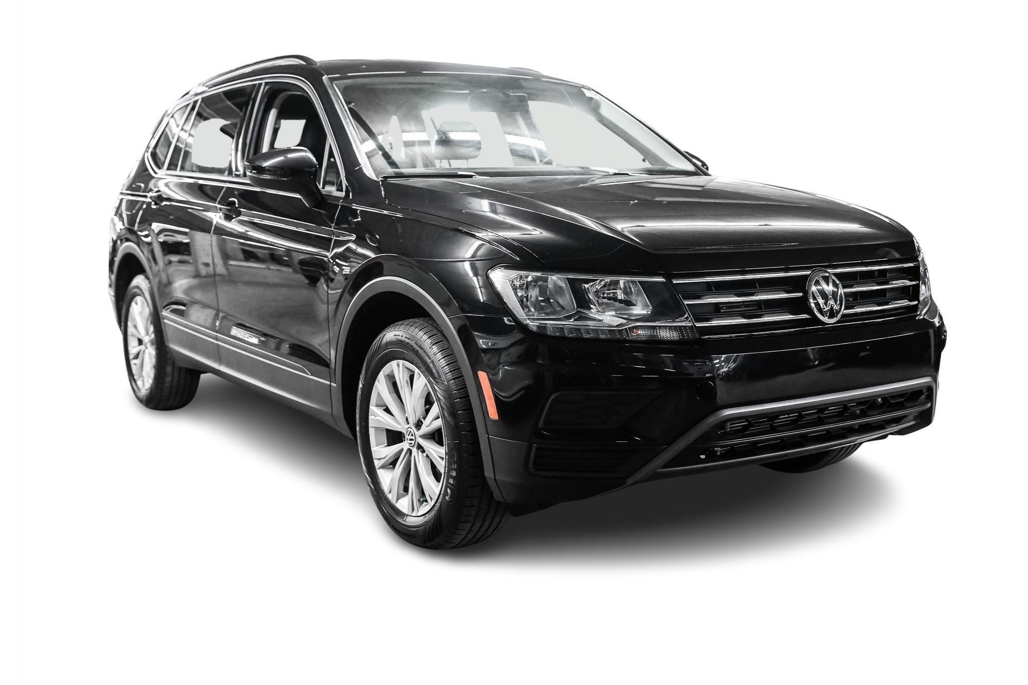 Photo 2021 Volkswagen Tiguan Trendline 2.0T 8sp at w/Tip 4M #3
