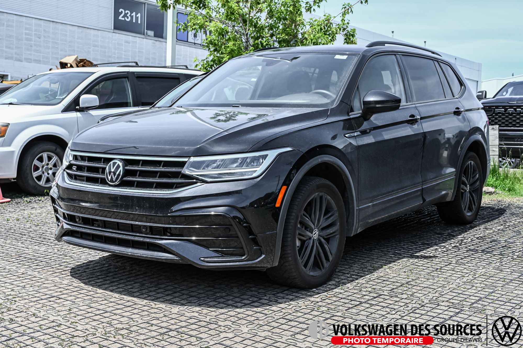 2022 Volkswagen Tiguan Comfortline R-Line Black 2.0T 8sp at w/Tip 4M