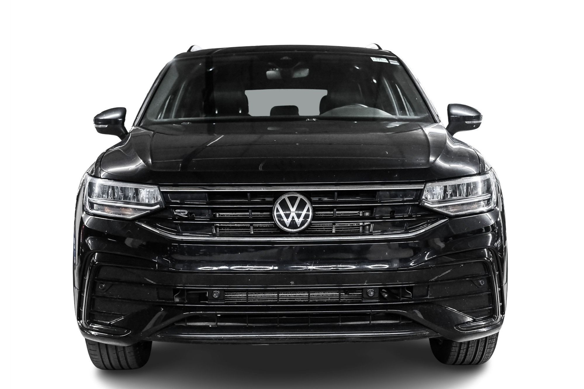 Photo Volkswagen Tiguan Comfortline R-Line Black 2.0T 8sp at w/Tip 4M 2022 #2