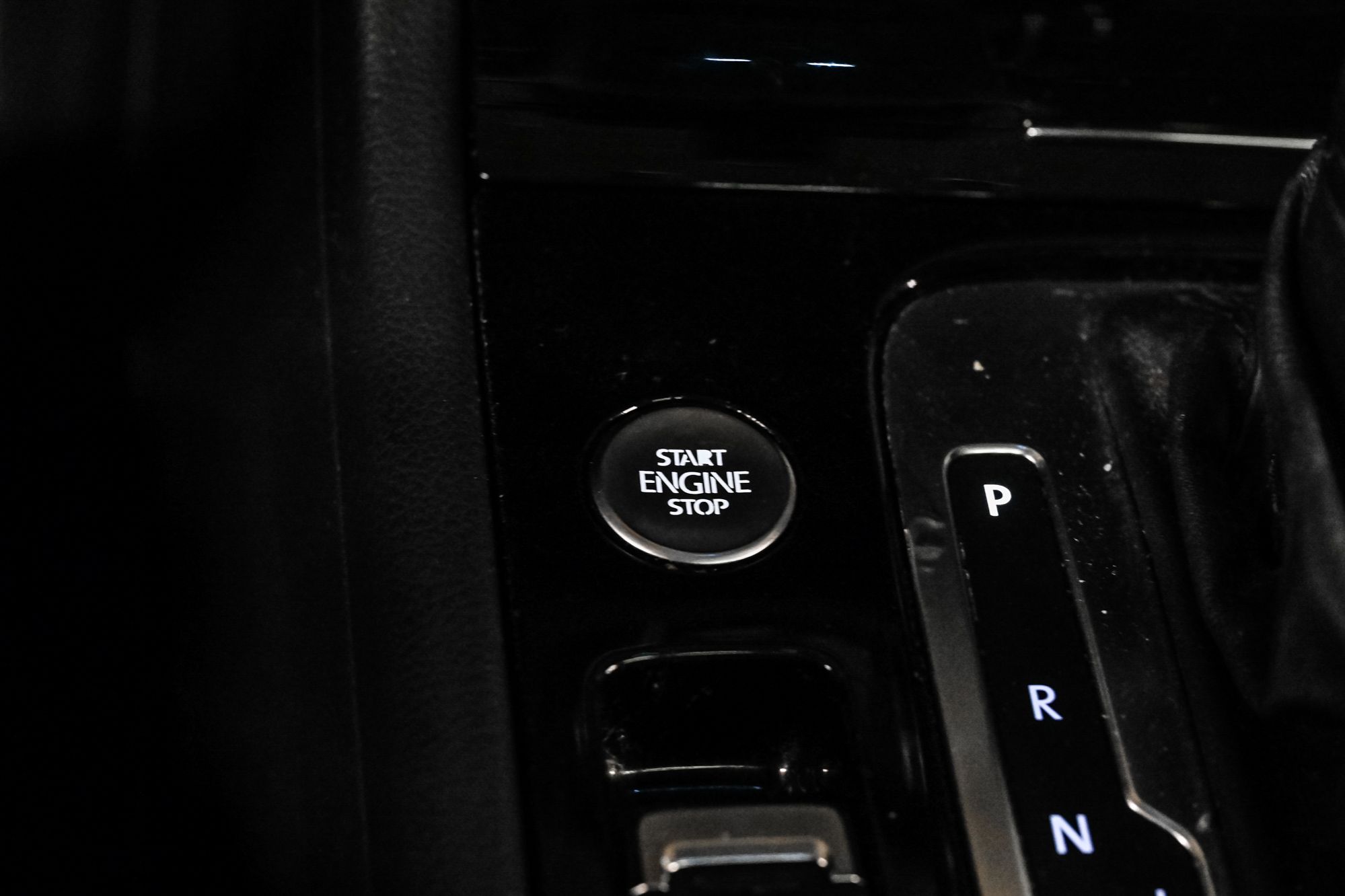 2017 Volkswagen Touareg in Dorval, Quebec