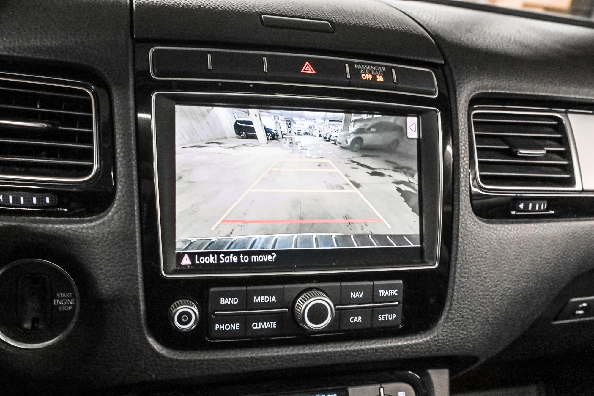 2017 Volkswagen Touareg in Dorval, Quebec