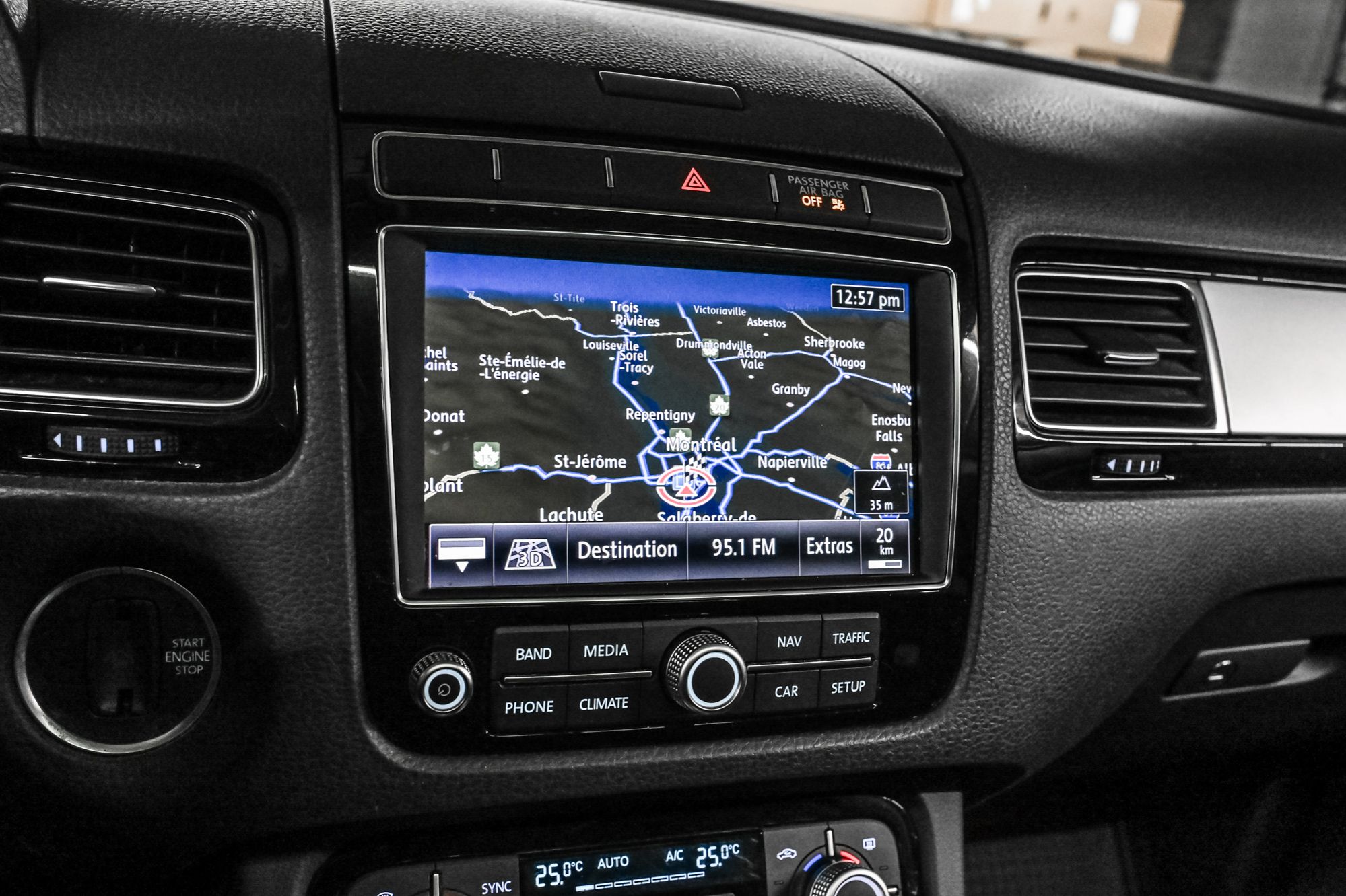 2017 Volkswagen Touareg in Dorval, Quebec