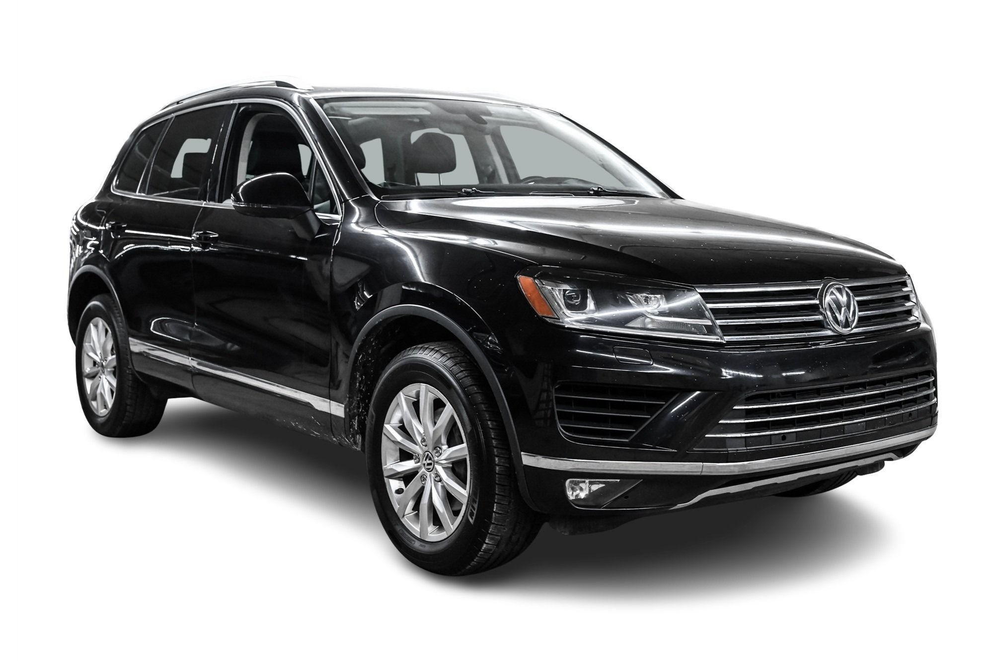 2017 Volkswagen Touareg in Dorval, Quebec