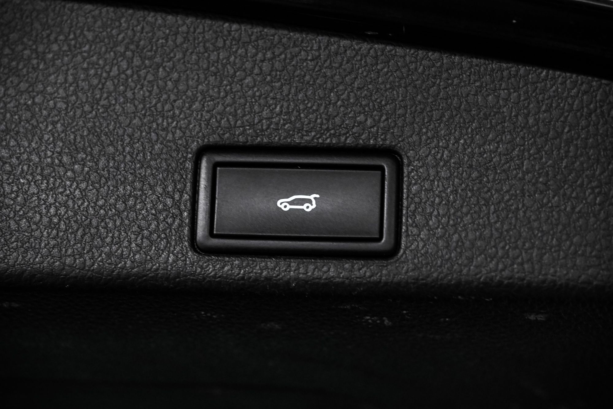 2017 Volkswagen Touareg in Dorval, Quebec