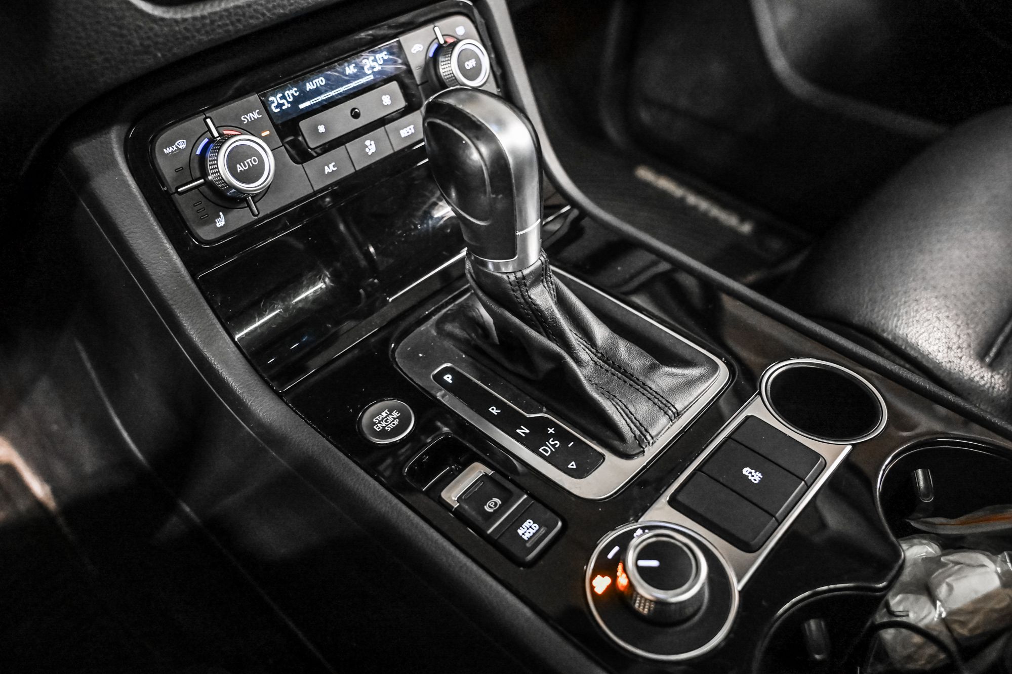 2017 Volkswagen Touareg in Dorval, Quebec