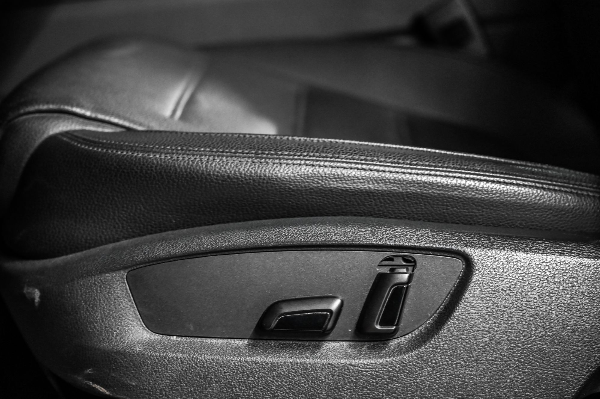 2017 Volkswagen Touareg in Dorval, Quebec