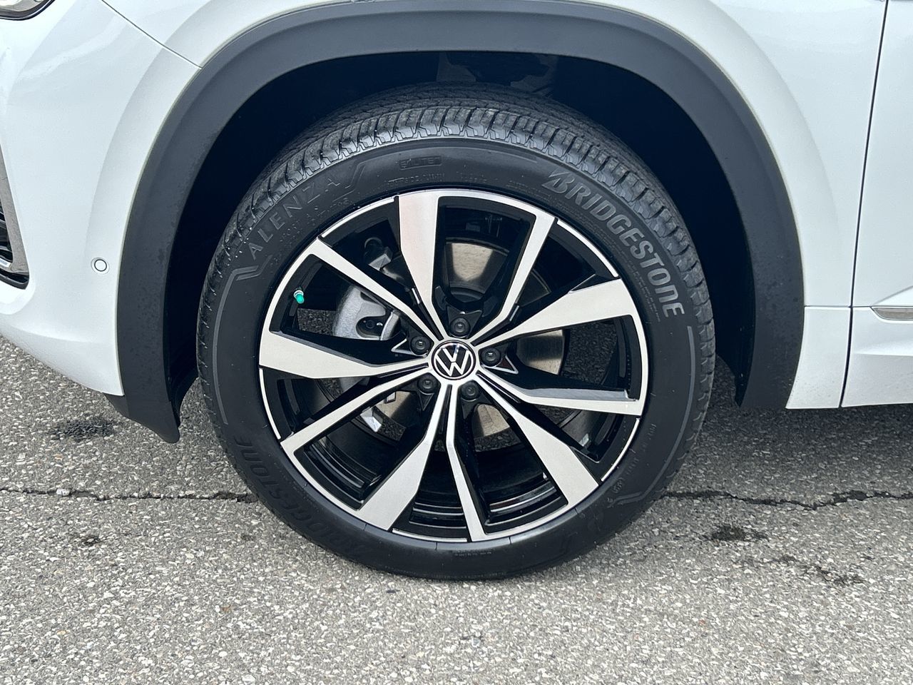 Volkswagen Atlas Cross Sport  2024 à Dorval, Québec