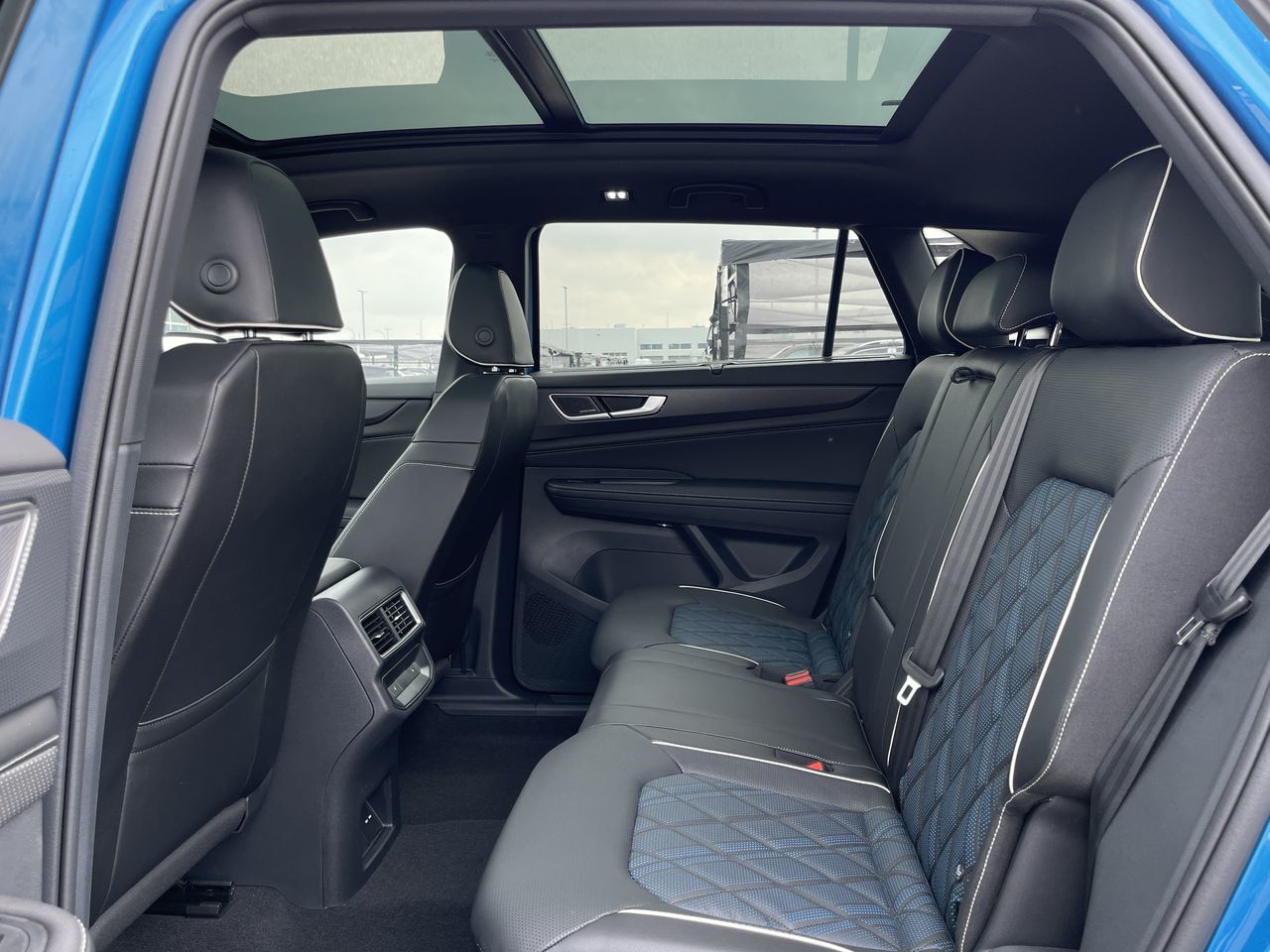2024 Volkswagen Atlas Cross Sport in Dorval, Quebec