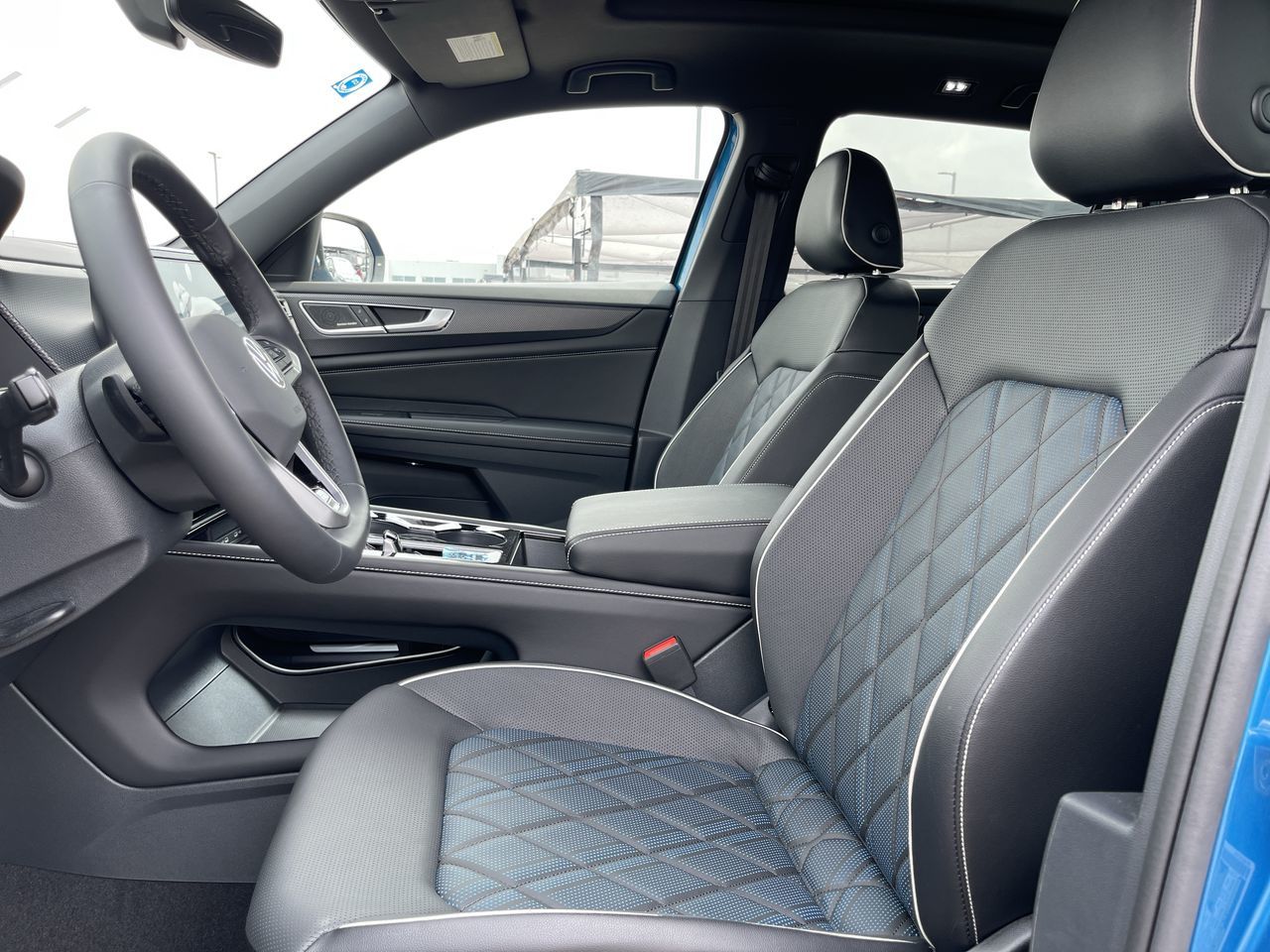 2024 Volkswagen Atlas Cross Sport in Dorval, Quebec