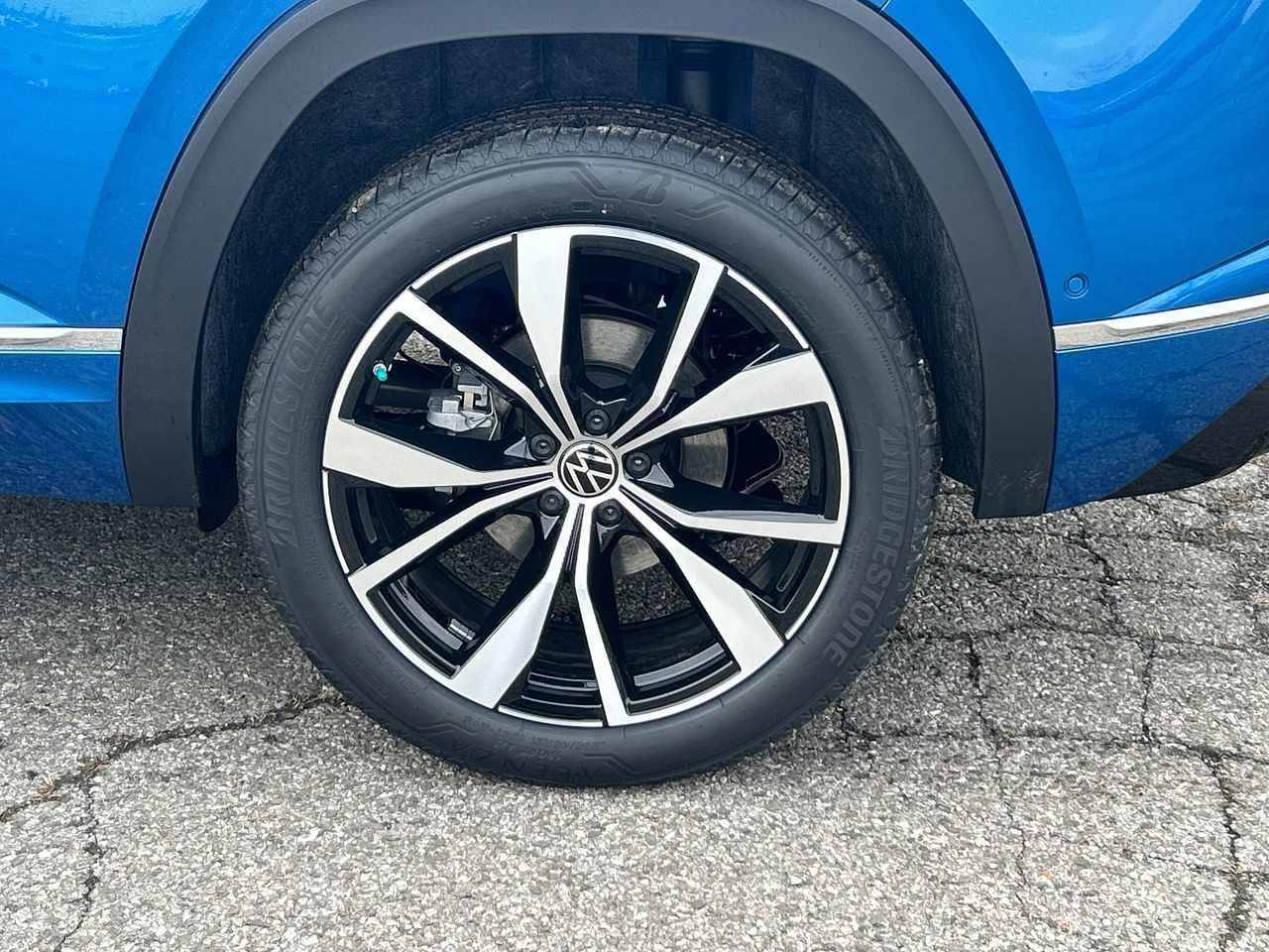 2024 Volkswagen Atlas Cross Sport in Dorval, Quebec