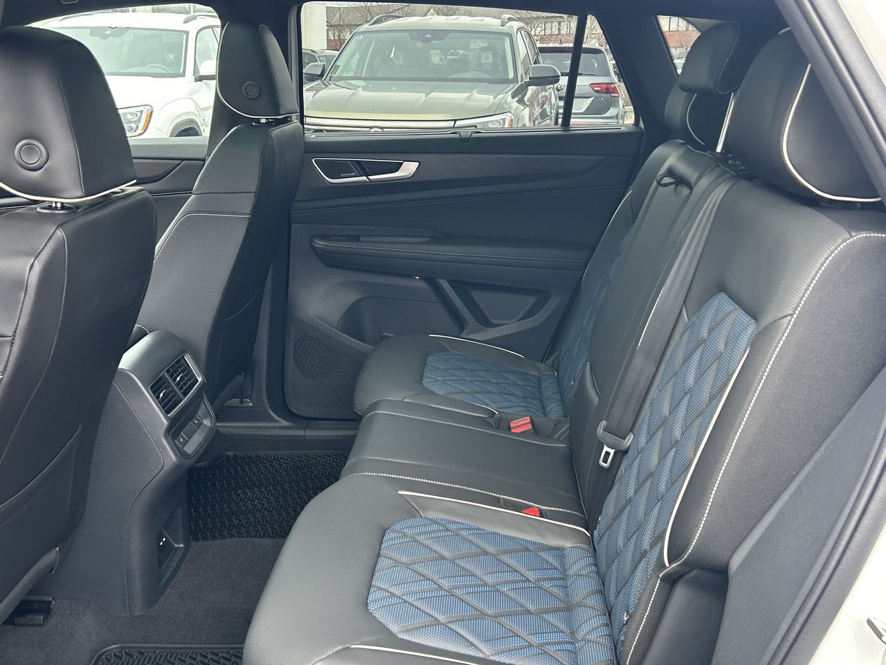 Volkswagen Atlas Cross Sport  2024 à Dorval, Québec