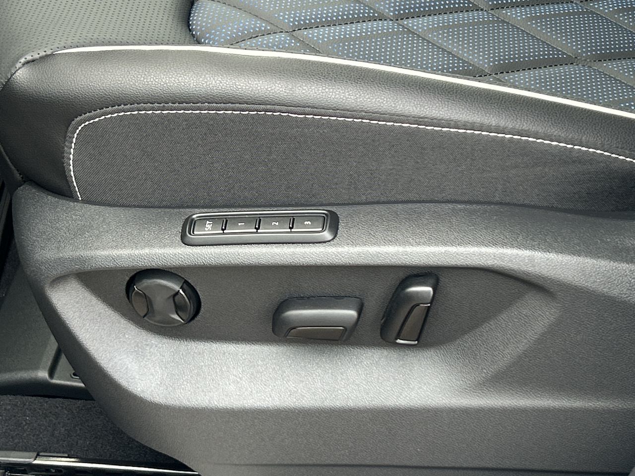 2024 Volkswagen Atlas Cross Sport in Dorval, Quebec