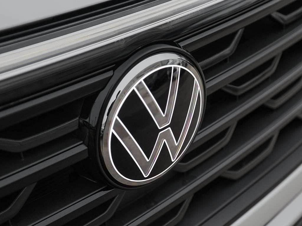 2025 Volkswagen Atlas Cross Sport in Dorval, Quebec