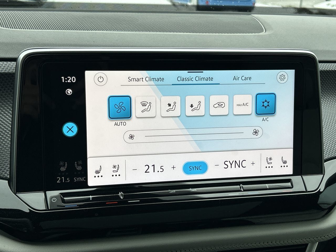 2026 Volkswagen Atlas Cross Sport in Dorval, Quebec