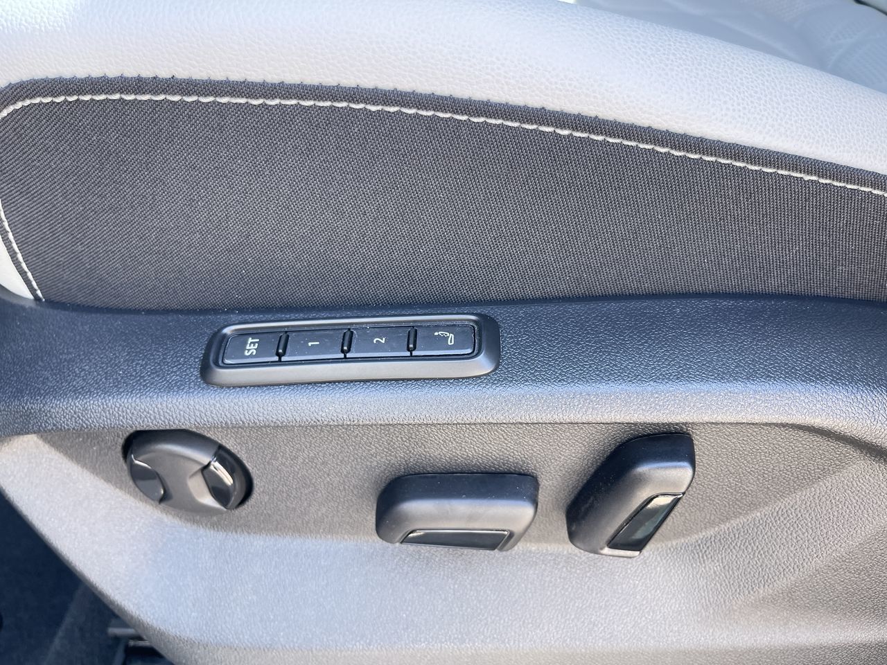 2026 Volkswagen Atlas Cross Sport in Dorval, Quebec