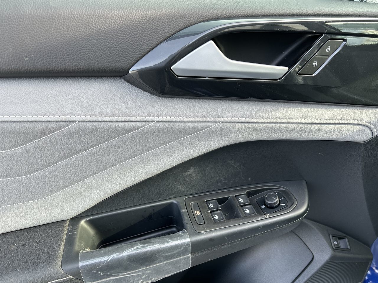 Volkswagen Taos  2024 à Dorval, Québec