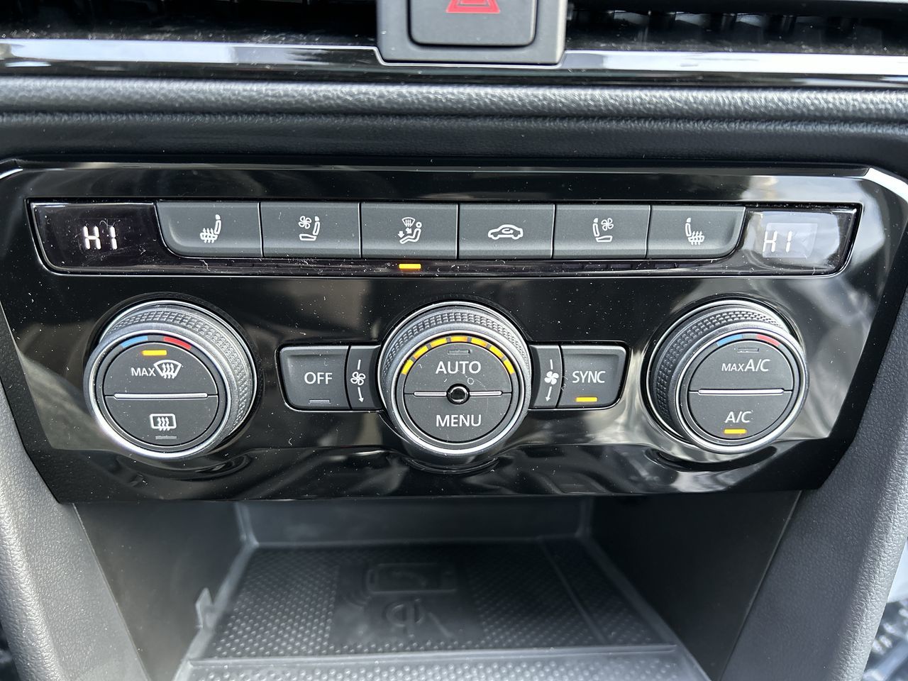 Volkswagen Taos  2024 à Dorval, Québec