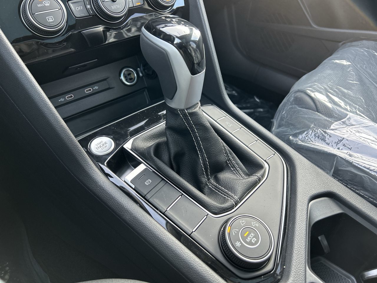 Volkswagen Taos  2024 à Dorval, Québec