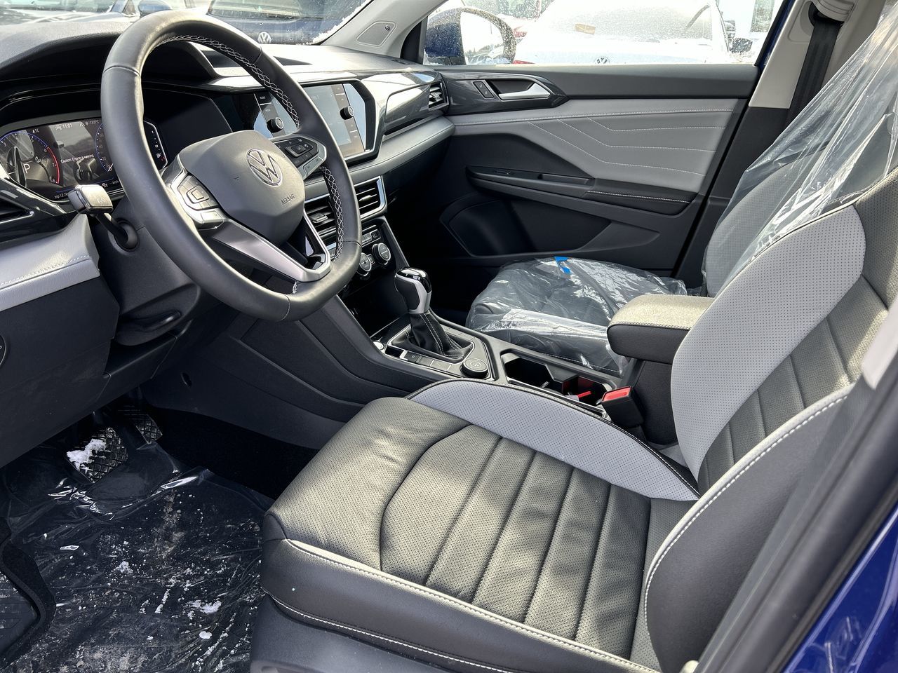 Volkswagen Taos  2024 à Dorval, Québec