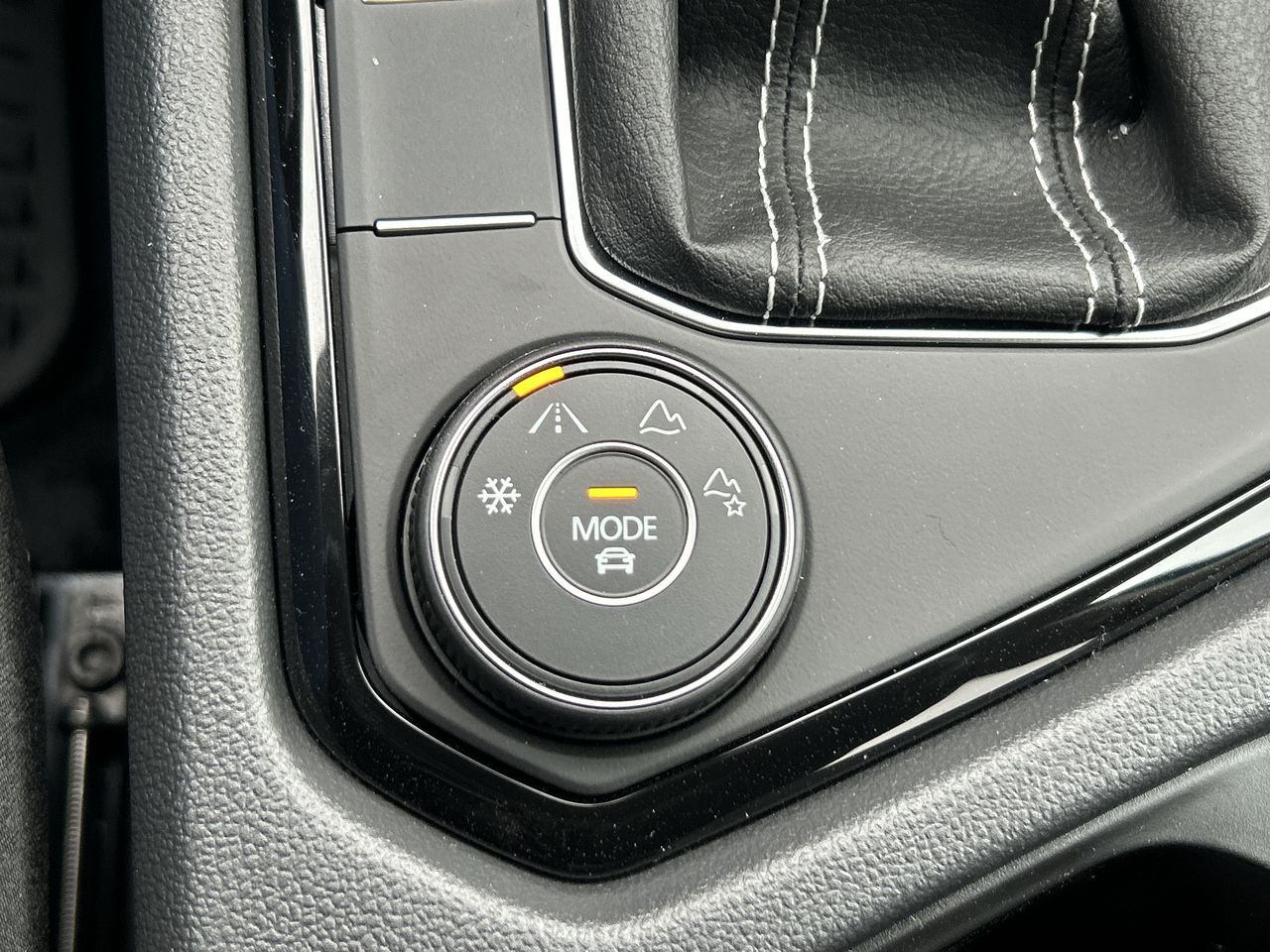 Volkswagen Taos  2024 à Dorval, Québec
