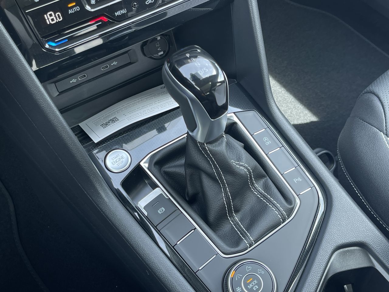 Volkswagen Taos  2025 à Dorval, Québec