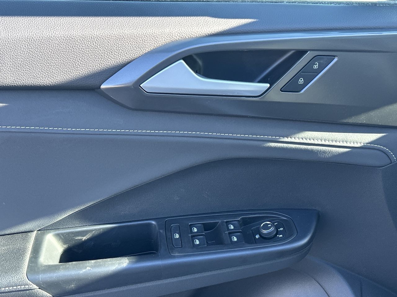 Volkswagen Taos  2025