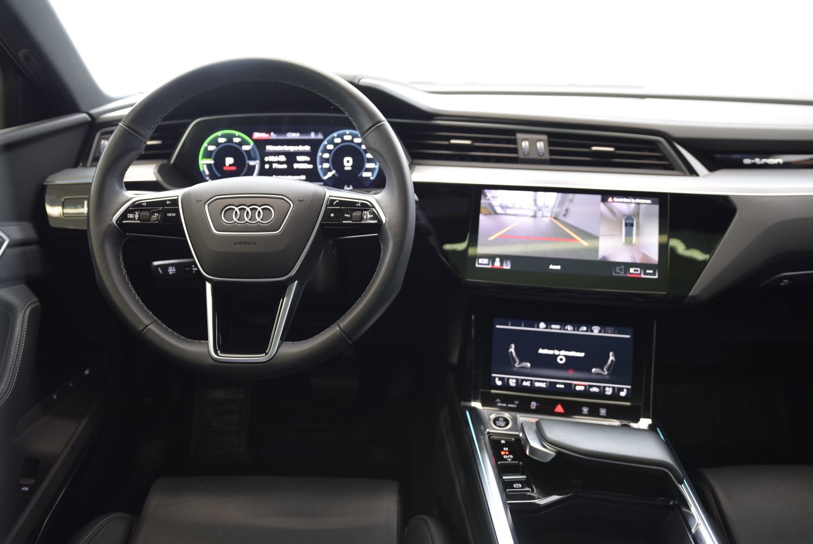 2022 Audi E-tron Sportback SPORTBACK+TECHNIK+BLACK PACK SPORTBACK+TECHNIK+BLACK PACK