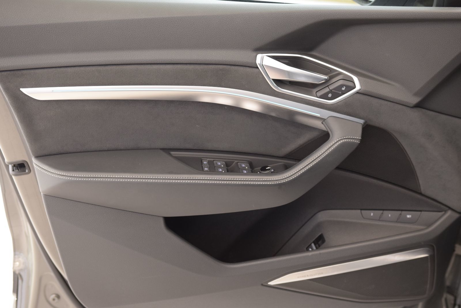 2022 Audi E-tron Sportback SPORTBACK+TECHNIK+BLACK PACK SPORTBACK+TECHNIK+BLACK PACK