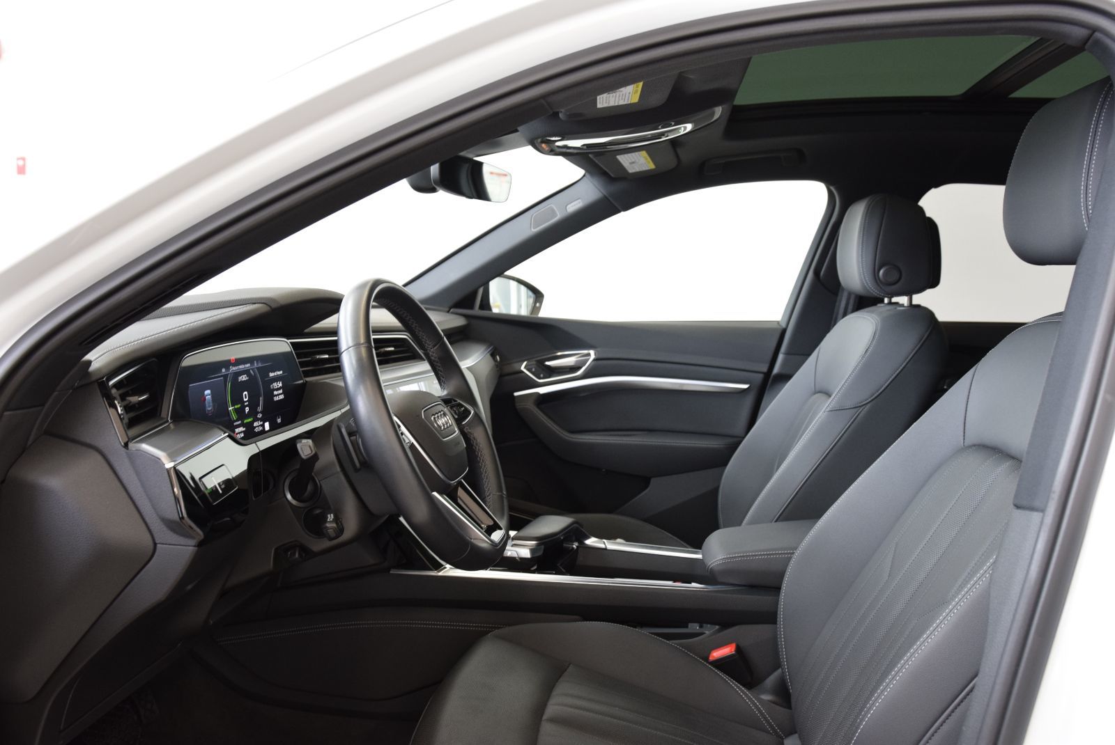2022 Audi E-TRON TECHNIK+BLACK OPTIK+BAS KM TECHNIK+BLACK OPTIK+BAS KM