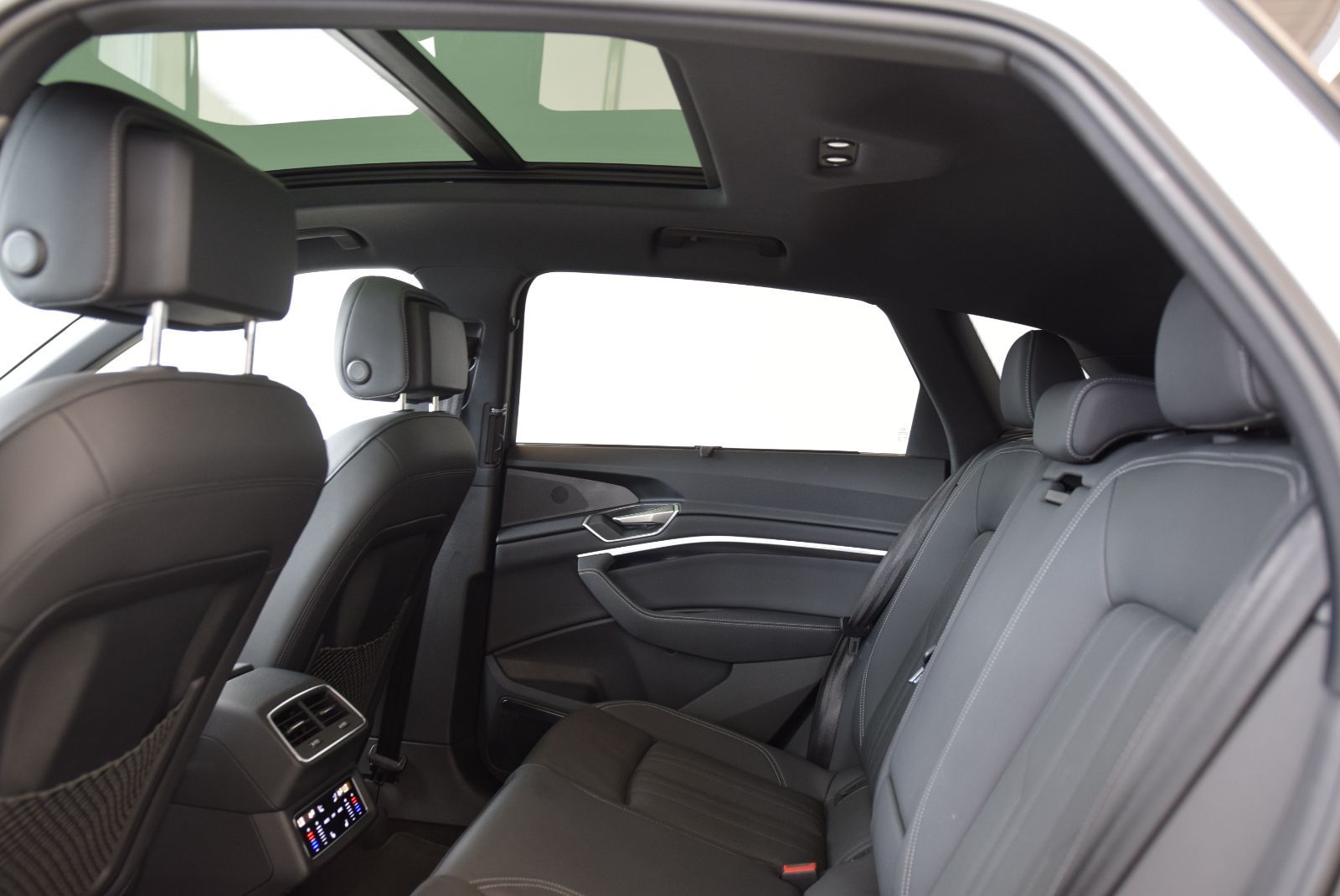 2022 Audi E-TRON TECHNIK+BLACK OPTIK+BAS KM TECHNIK+BLACK OPTIK+BAS KM